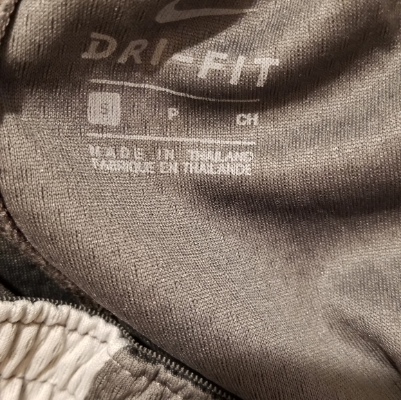Nike Dri Fit Shorts Size Small Gray - Picture 3 of 8